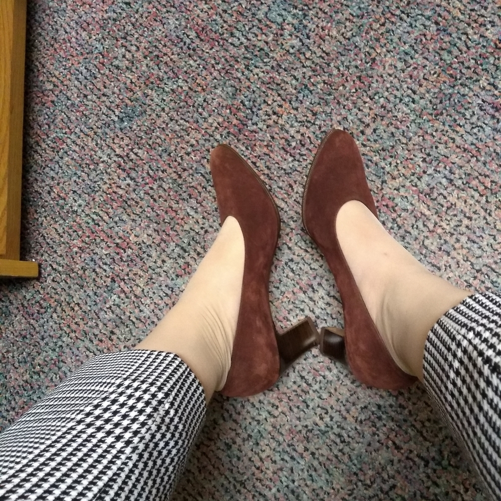 EUC vintage Ferragamo heels